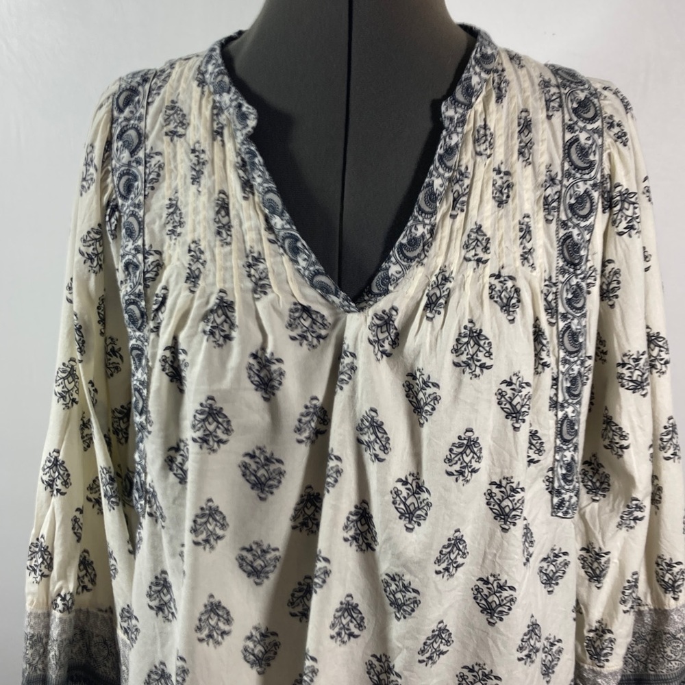 Old Navy Top Women Size M Lagan Loose V Neck Pleated Long Sleeve Elastic Floral